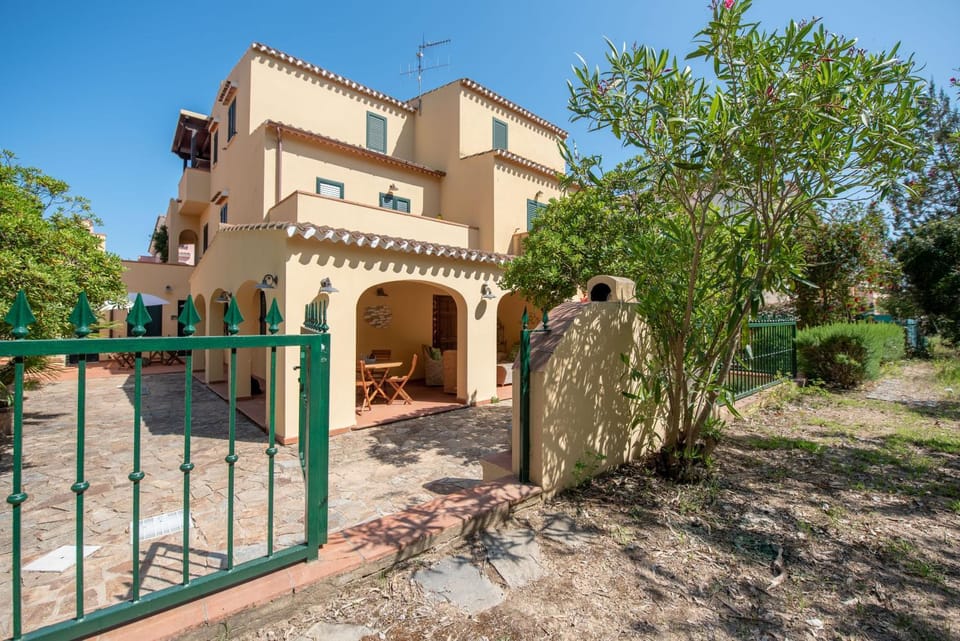 Property building, Garden, Garden view