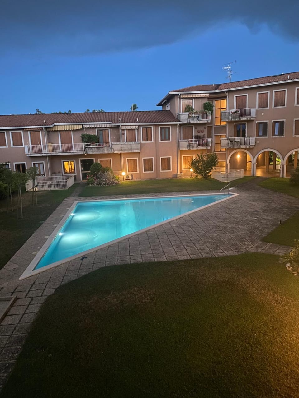 Property building, Swimming pool, Swimming pool