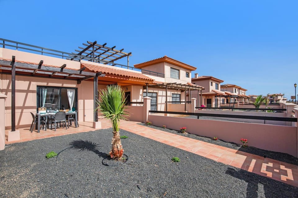 Sunny Home House in Maxorata