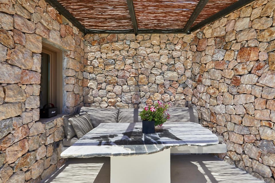 Patio, Dining area
