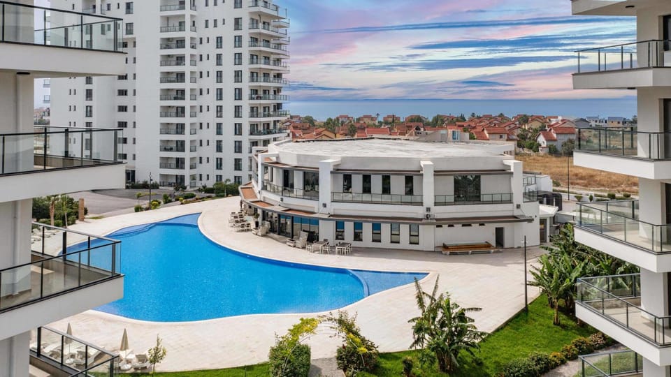 Property building, Pool view, Swimming pool, sunbed