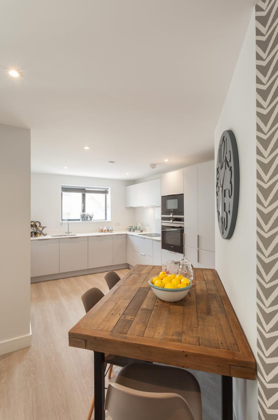 Dining area, kitchen