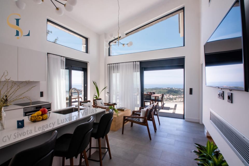 Living room, kitchen