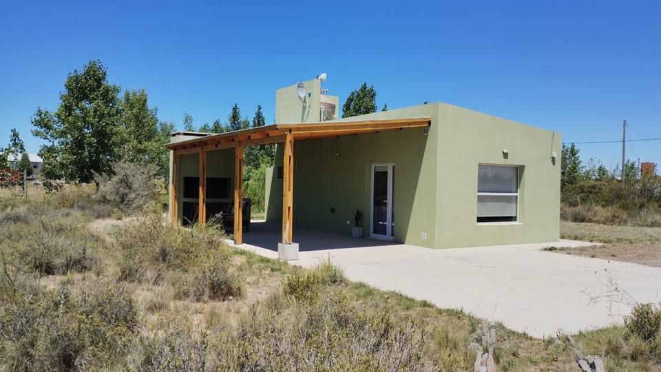 Property building, Day, Natural landscape, BBQ facilities, Garden, Parking