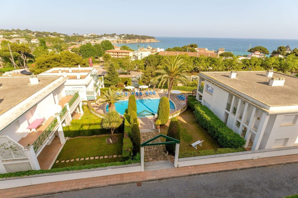 Balcony/Terrace, Pool view