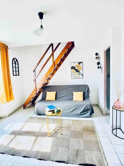 The king Duplex in the enter of Fontainebleau Apartment in Fontainebleau