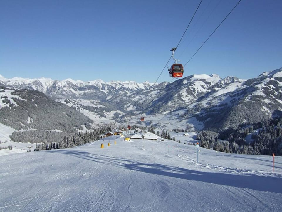Skiing, Mountain view