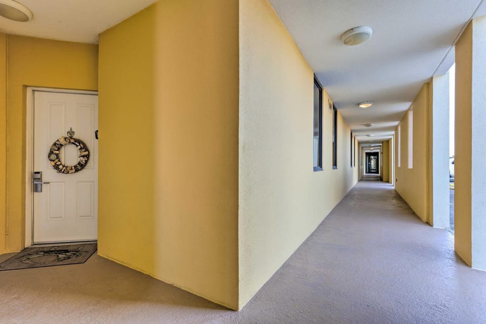 Family Condo: Resort Pool Access & Ocean View House in Dauphin Island