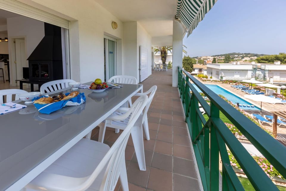 Balcony/Terrace, Swimming pool