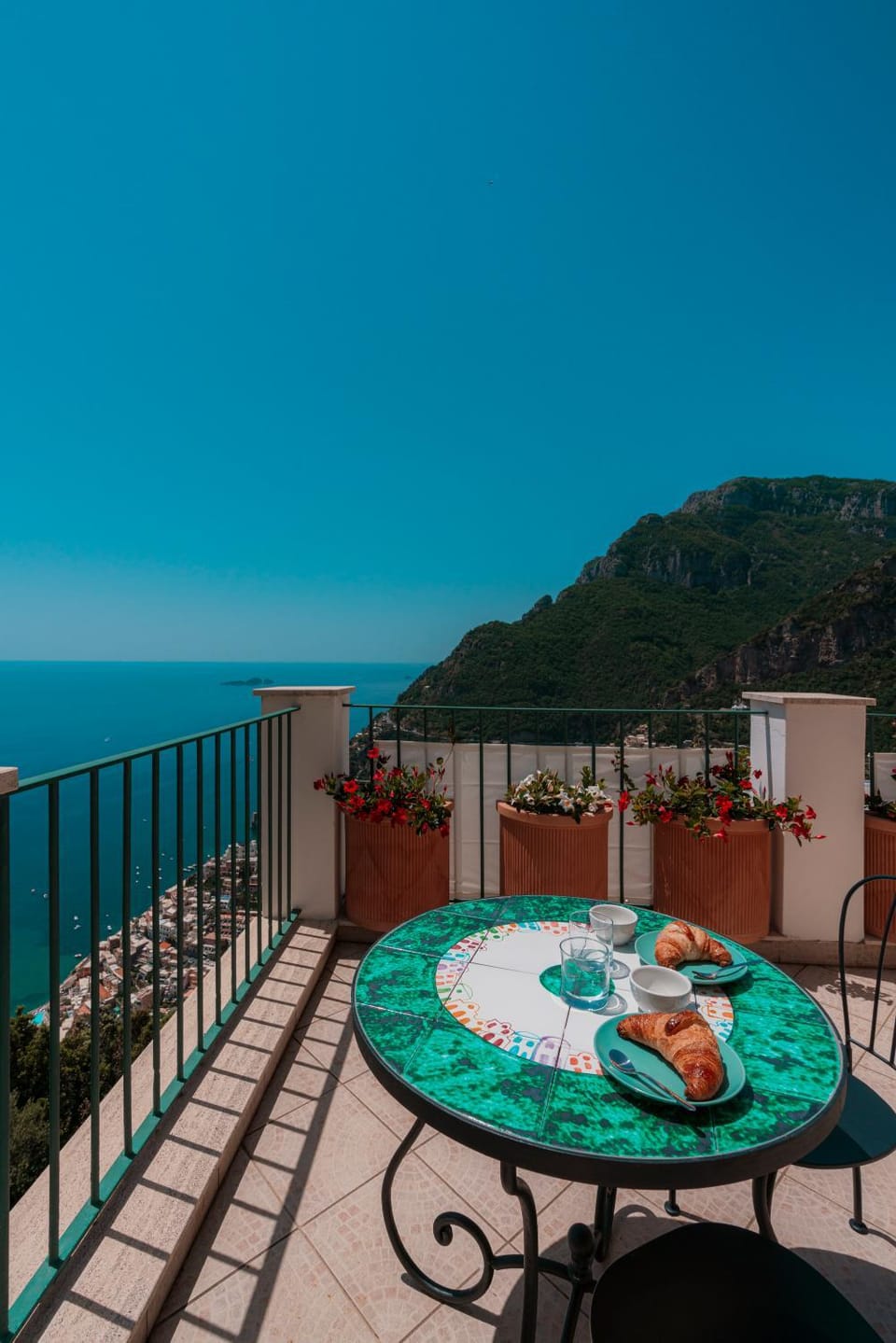 Natural landscape, View (from property/room), Balcony/Terrace, Food and drinks, Mountain view, Sea view, Breakfast