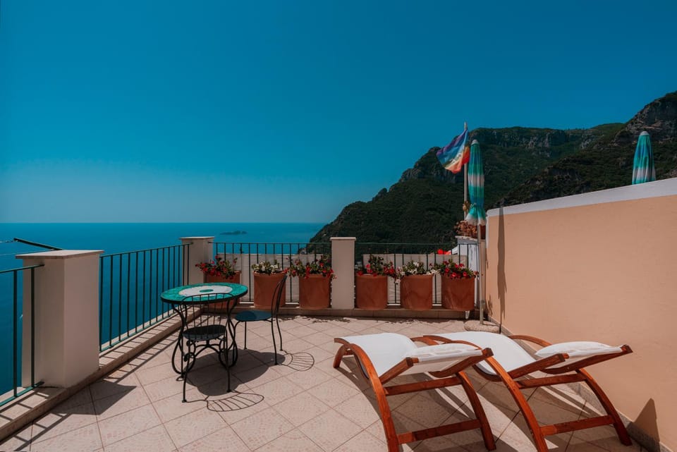 Natural landscape, View (from property/room), Balcony/Terrace, Mountain view, Sea view, sunbed
