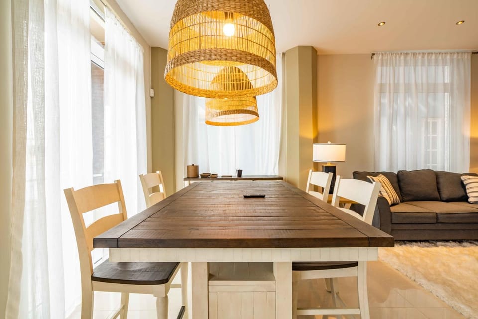 Living room, Dining area