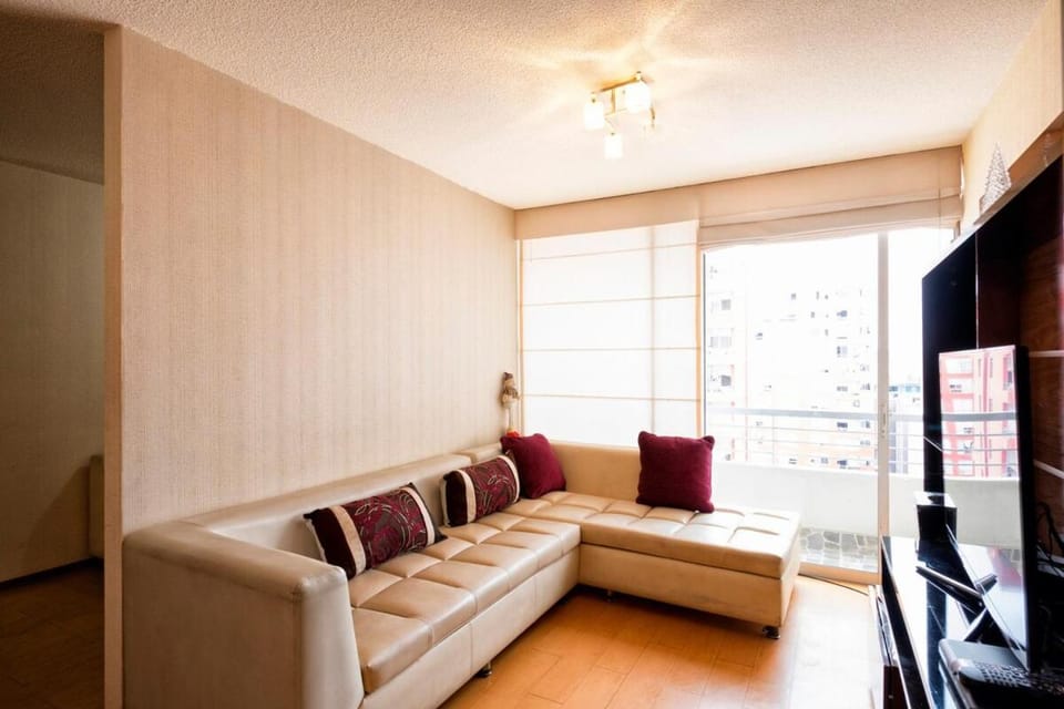 Amplio Departamento Moderno Centrico con wifi, piscina Apartment in Lima