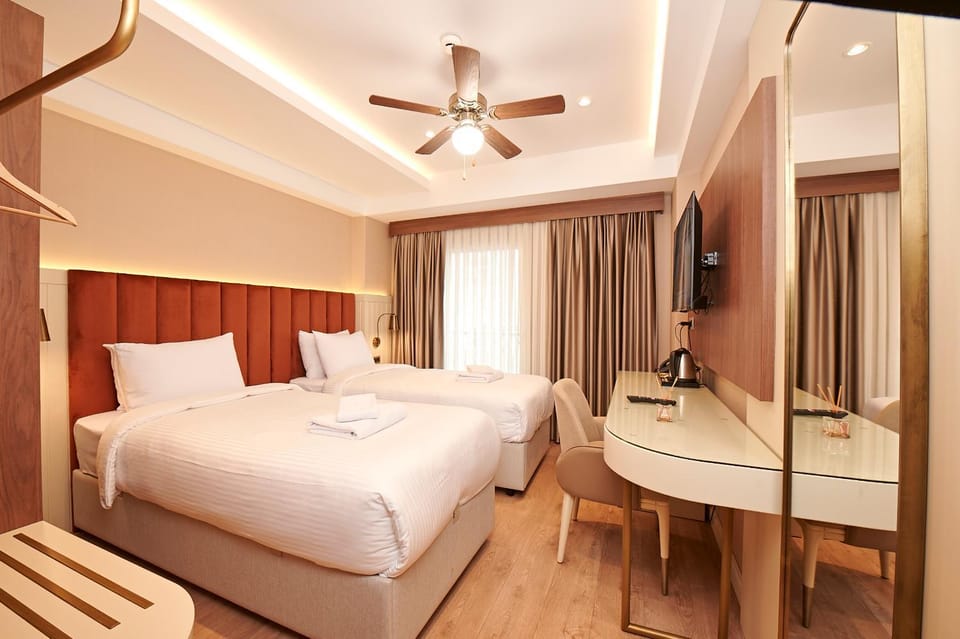 Bed, Photo of the whole room, Bedroom, air conditioner
