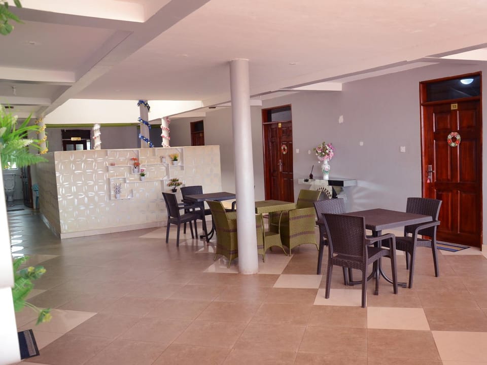 Restaurant/places to eat, Dining area