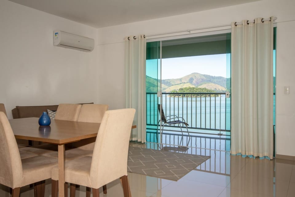Dining area, Mountain view