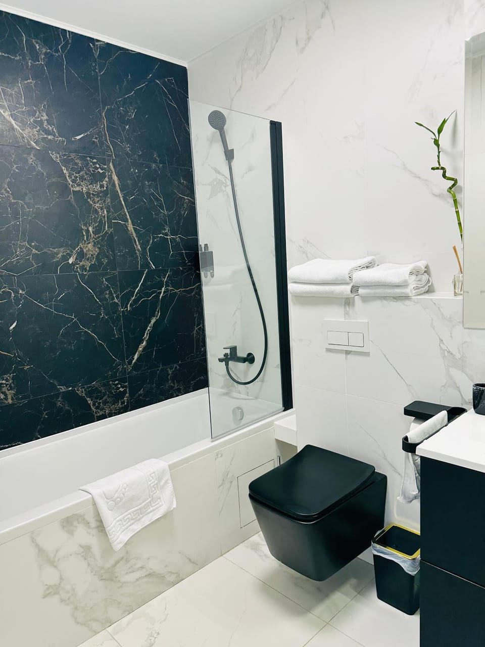 Shower, Bathroom, towels