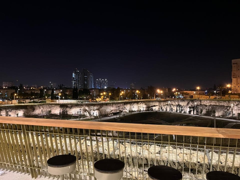 Natural landscape, City view, Garden view