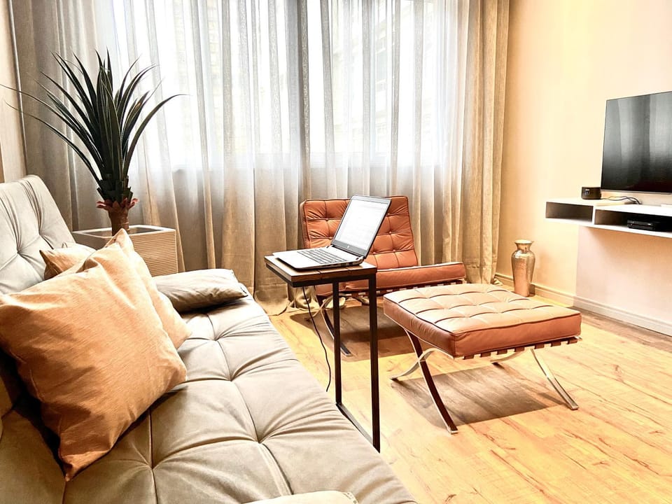 Communal lounge/ TV room, TV and multimedia, Living room, Seating area