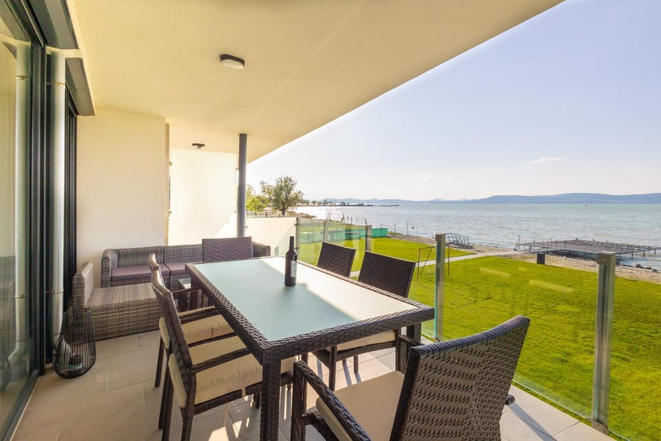 LelleMarine by BLTN Apartmanok Balatonlelle Apartment in Hungary