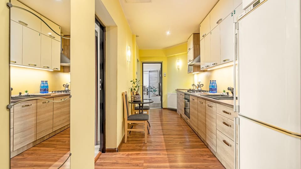 Kitchen or kitchenette, kitchen