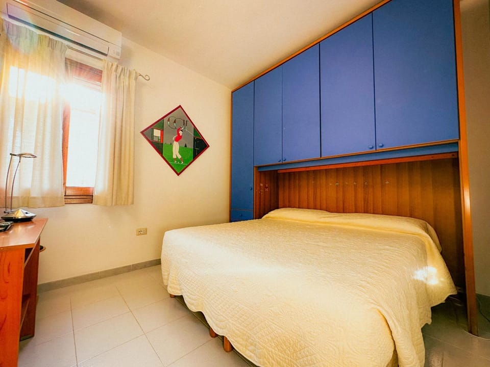 Bed, Photo of the whole room, Bedroom, hair dresser