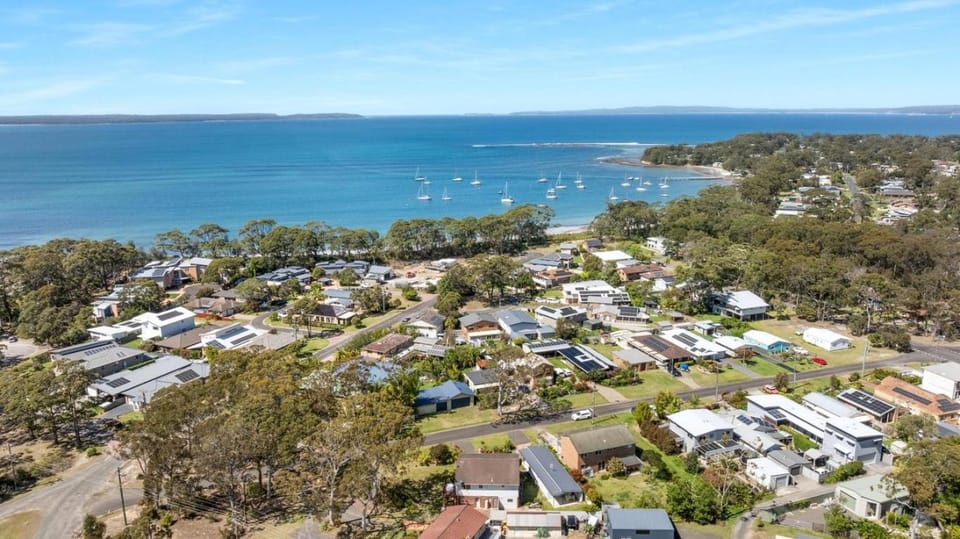 Seabreeze Escape - Belle Escapes Jervis Bay House in Callala Bay