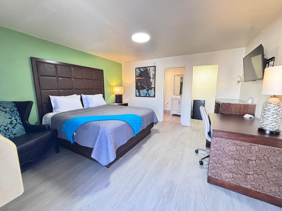 TV and multimedia, Photo of the whole room