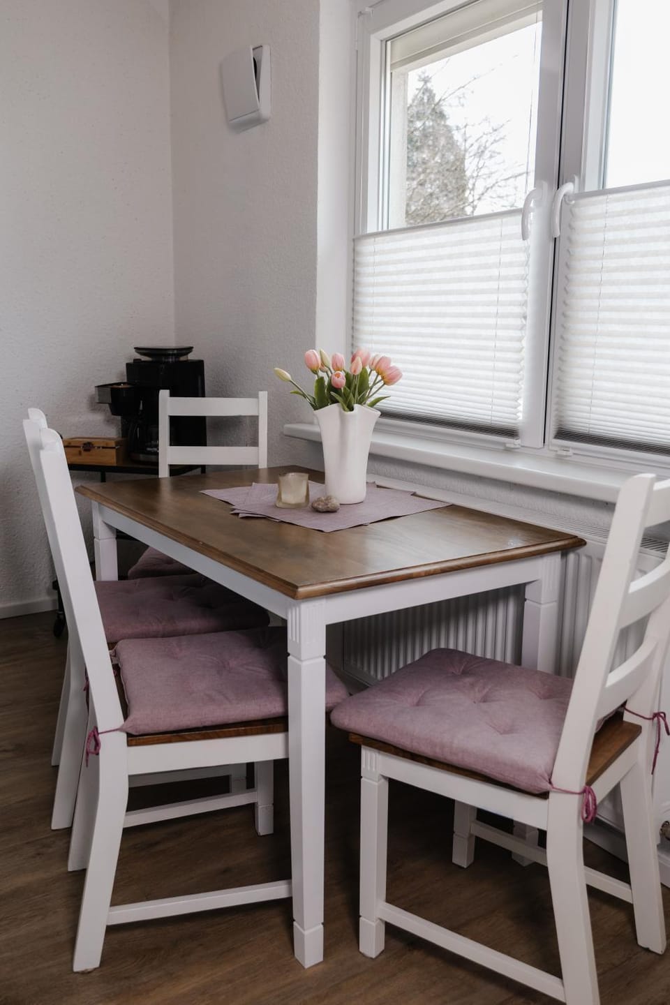 Seating area, Dining area
