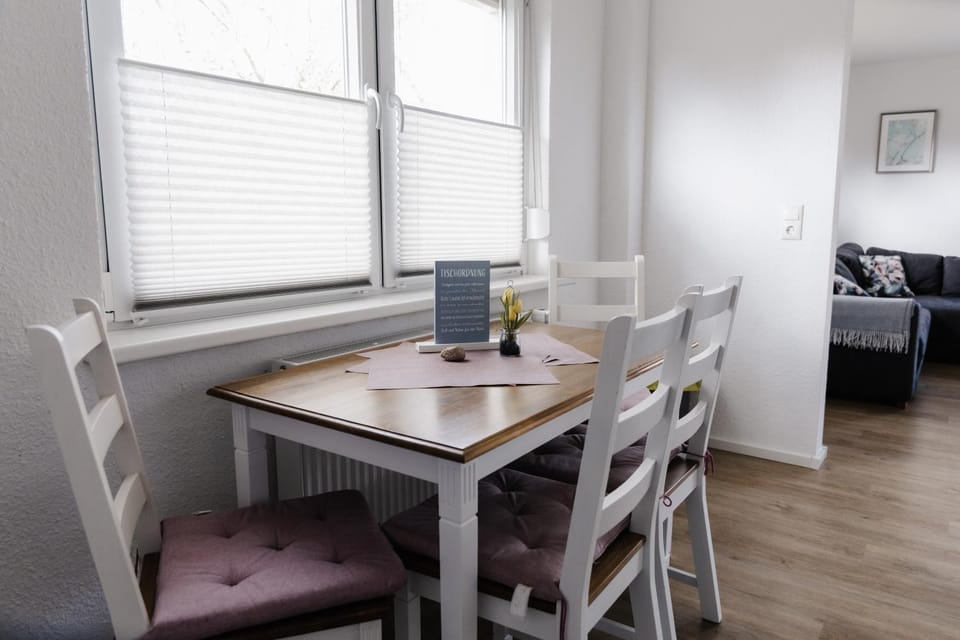 Dining area, kitchen