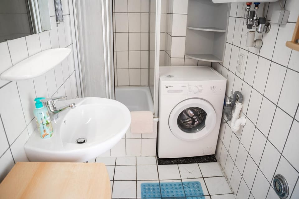 3 Zimmer Alzey Monteurwohnung max 5 Personen Apartment in Rhineland-Palatinate