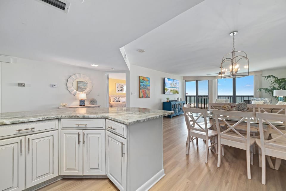Phoenix VI 6511- Beachfront Amenities Sleeps 10 Gorgeous Views BeachLife Apartment in Orange Beach