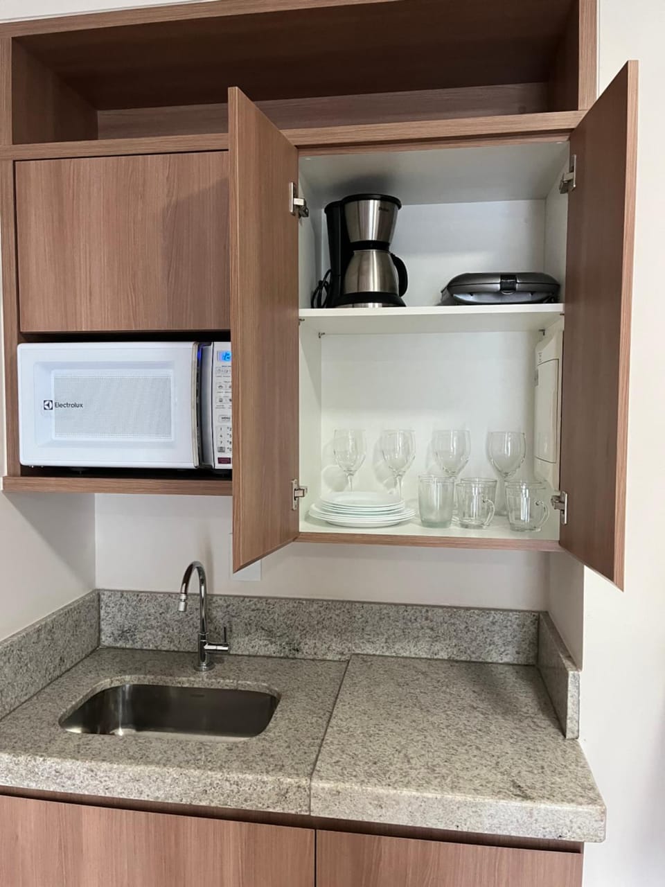 Coffee/tea facilities, minibar