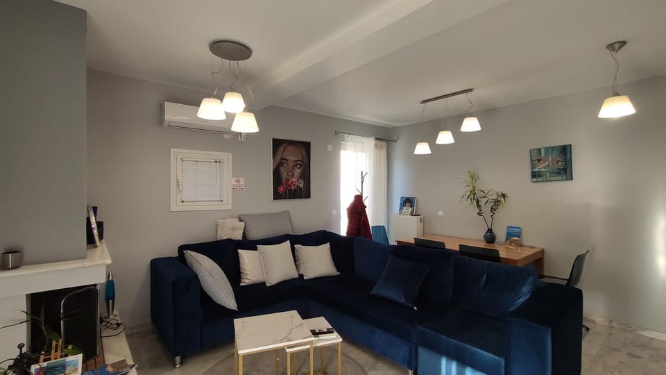 Beautiful maisonette with a view to the mountains and the sea Apartment in East Attica Regional Unit, Greece