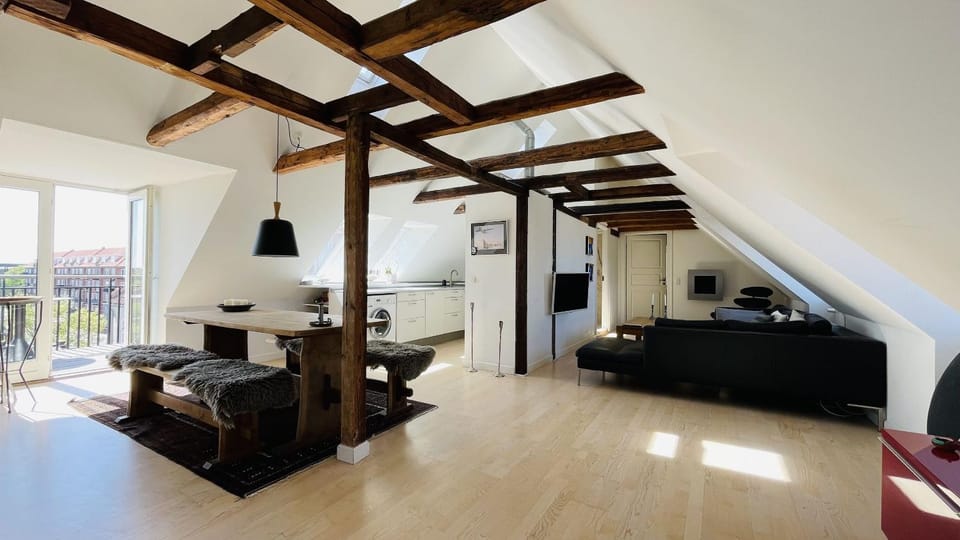 Kitchen or kitchenette, Living room, Dining area