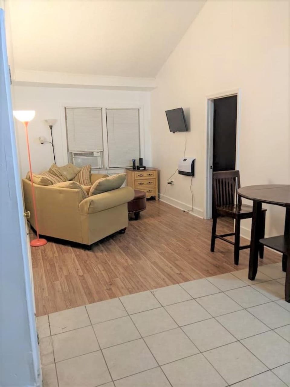 Communal lounge/ TV room, TV and multimedia, Living room, Seating area