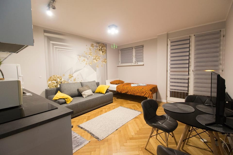 Bed, TV and multimedia, Photo of the whole room