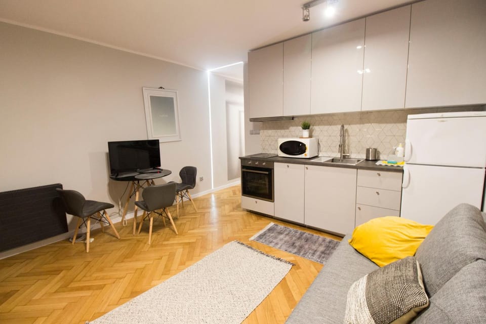TV and multimedia, Kitchen or kitchenette, Living room, Dining area