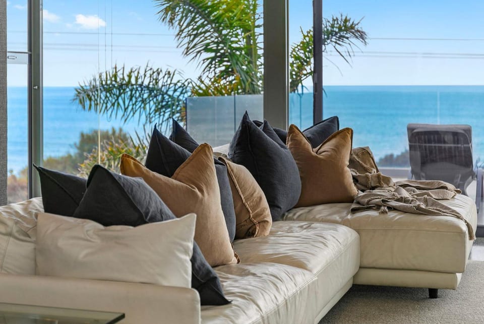 Azure House in Lorne