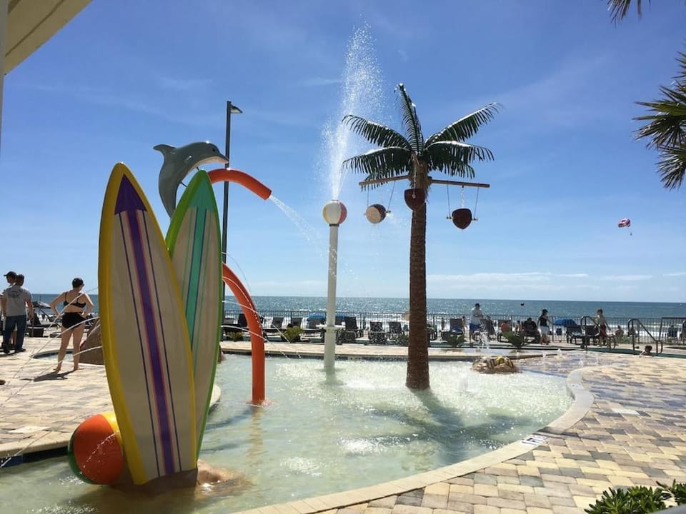 Pool view, Sea view, Swimming pool, sunbed