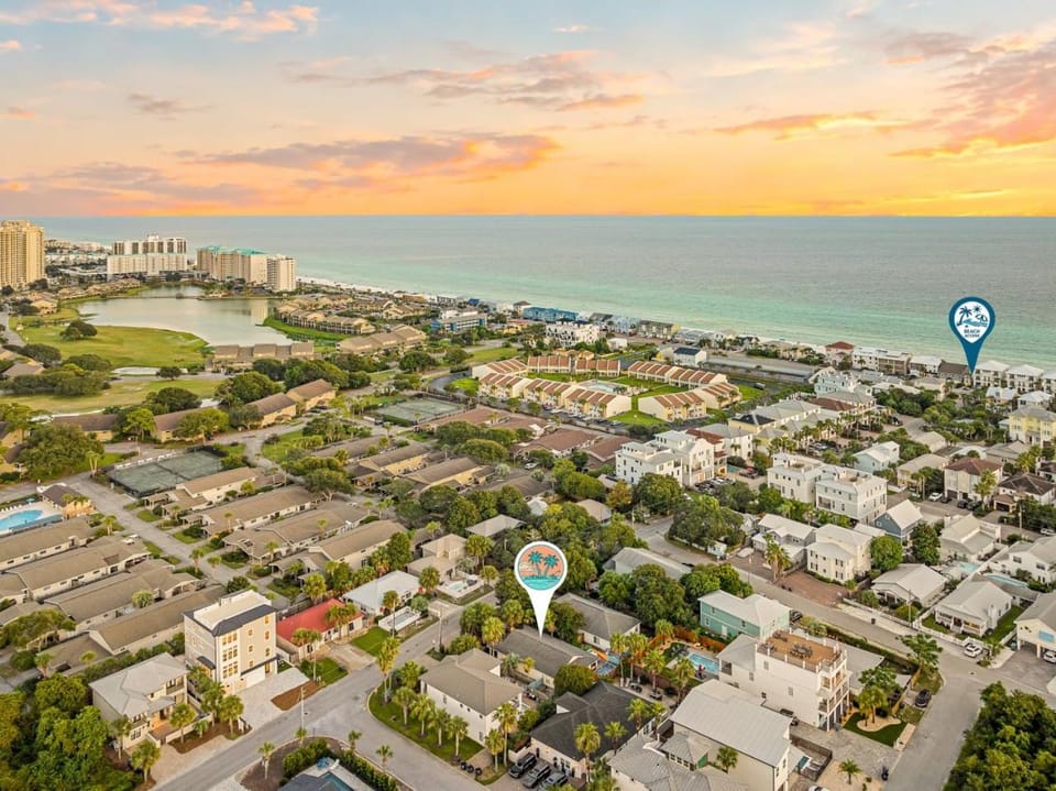 Private Beach Access, Fenced Yard & Pet Friendly, Pool, Cabana Life Beach House House in Miramar Beach