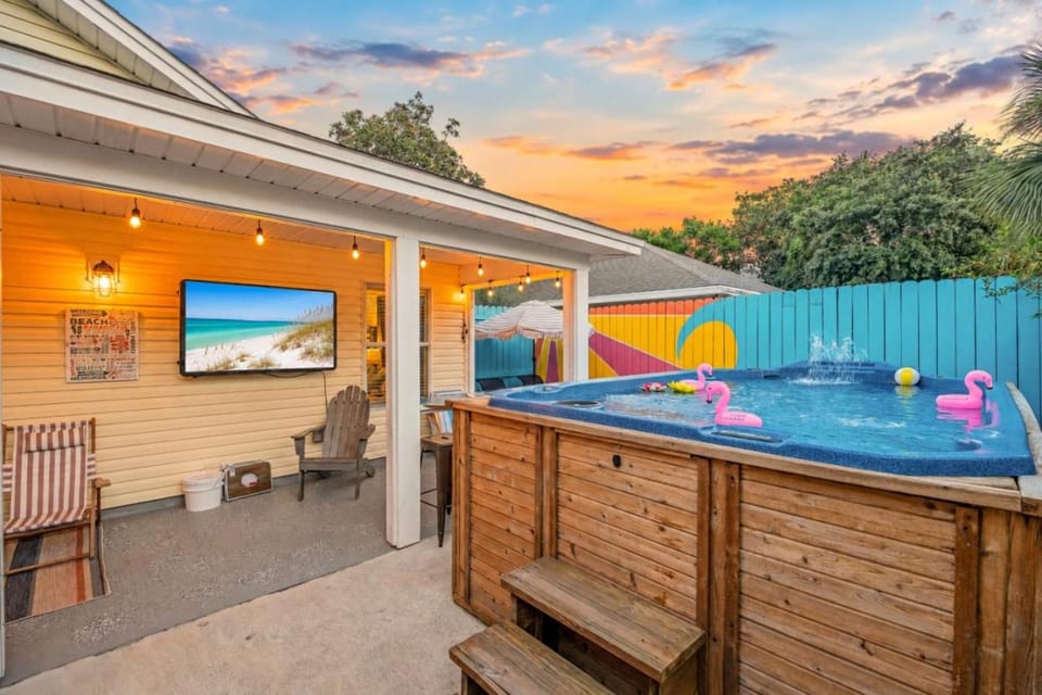 Private Beach Access, Fenced Yard & Pet Friendly, Pool, Cabana Life Beach House House in Miramar Beach