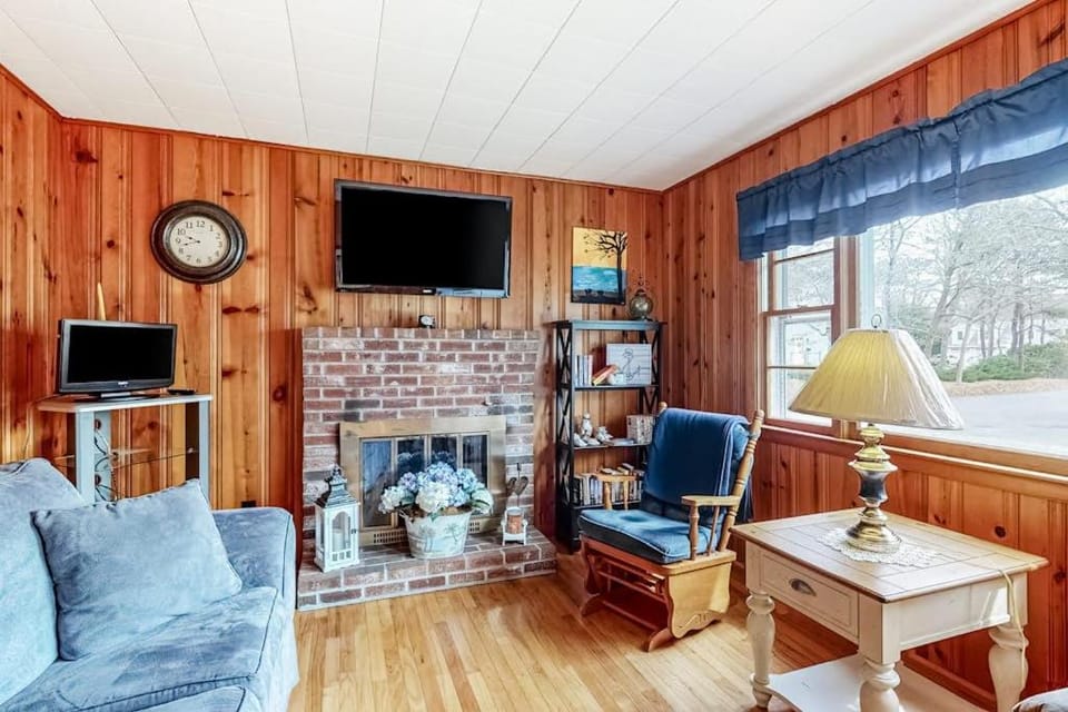 Anchors Await House in South Yarmouth
