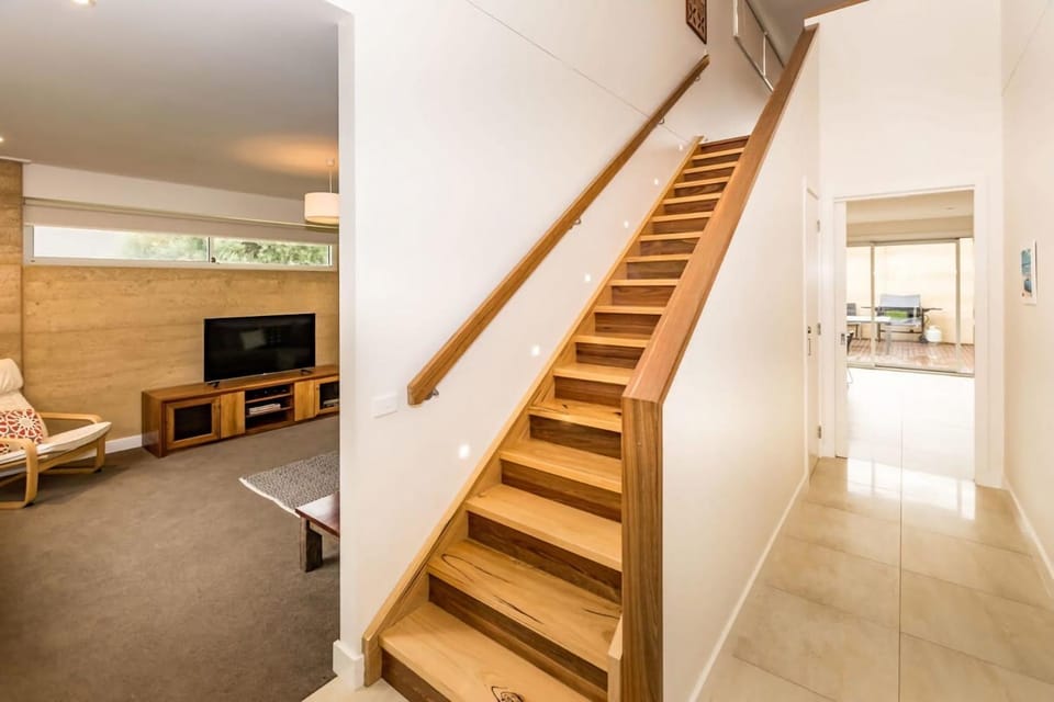 69 Beach Parade Sandy Point 3959 Stay 3 Pay 2 Winter Special House in Sandy Point
