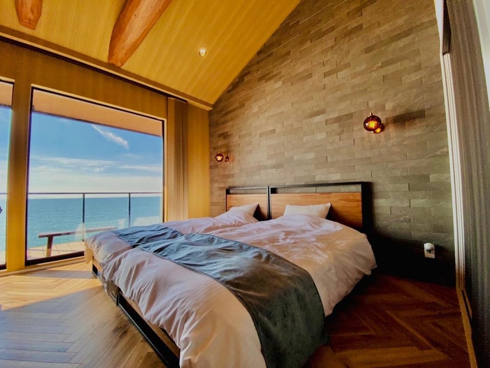 Bed, Bedroom, Sea view