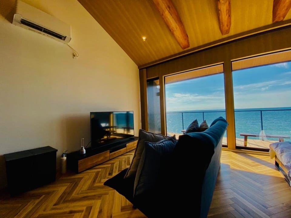 TV and multimedia, Living room, Sea view, air conditioner