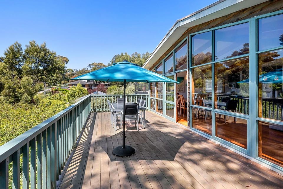 Wallys Place - BYO Linen House in Lorne