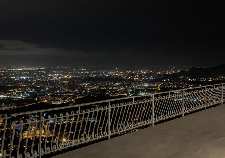 Balcony/Terrace, City view