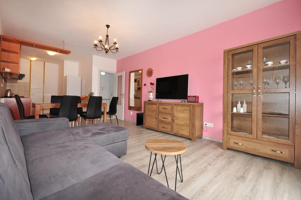 TV and multimedia, Living room, air conditioner