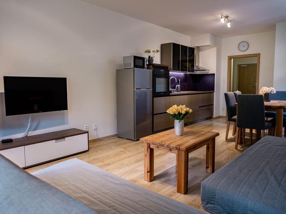 Kitchen or kitchenette, Living room